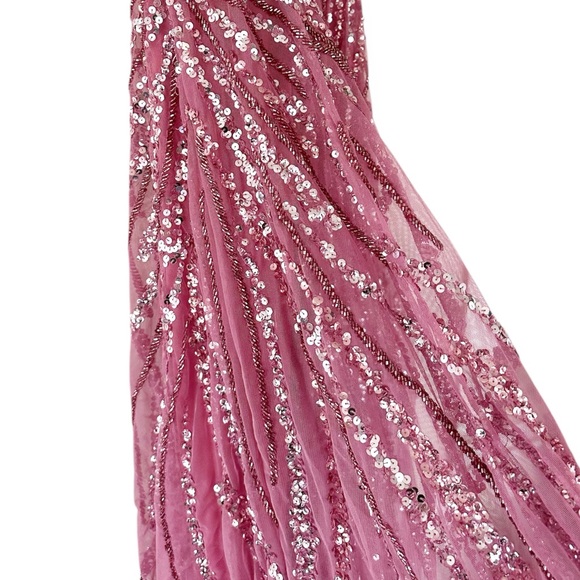 Mac Duggal • Cap Sleeve Boat Neck Gown - Picture 9 of 16